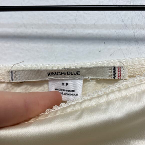 Kimchi Blue Women's Jensen Satin‎ Fluted Maxi Skirt Off White Size Small - Picture 5 of 10
